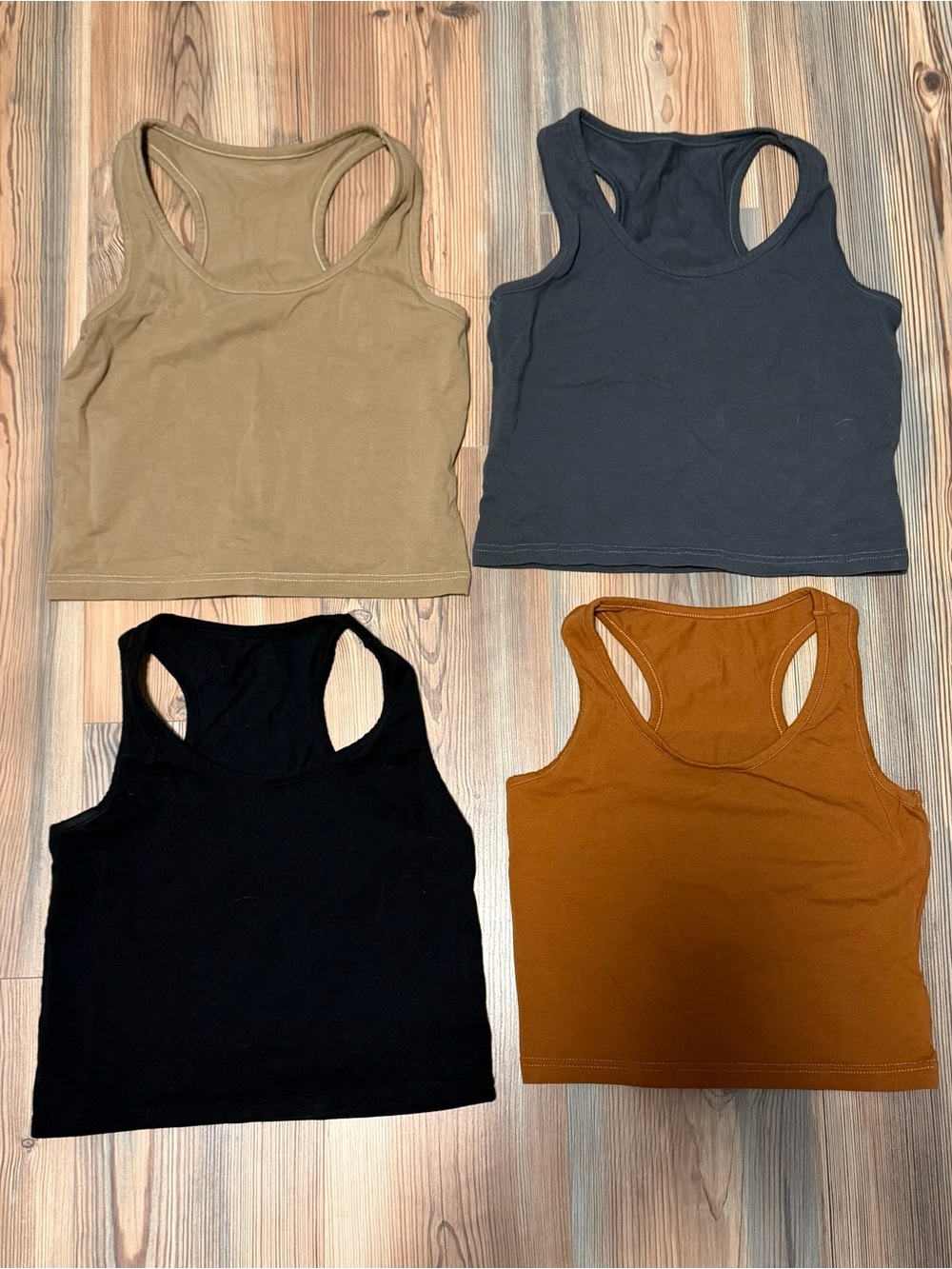 Bundle of 4 Cropped tank tops